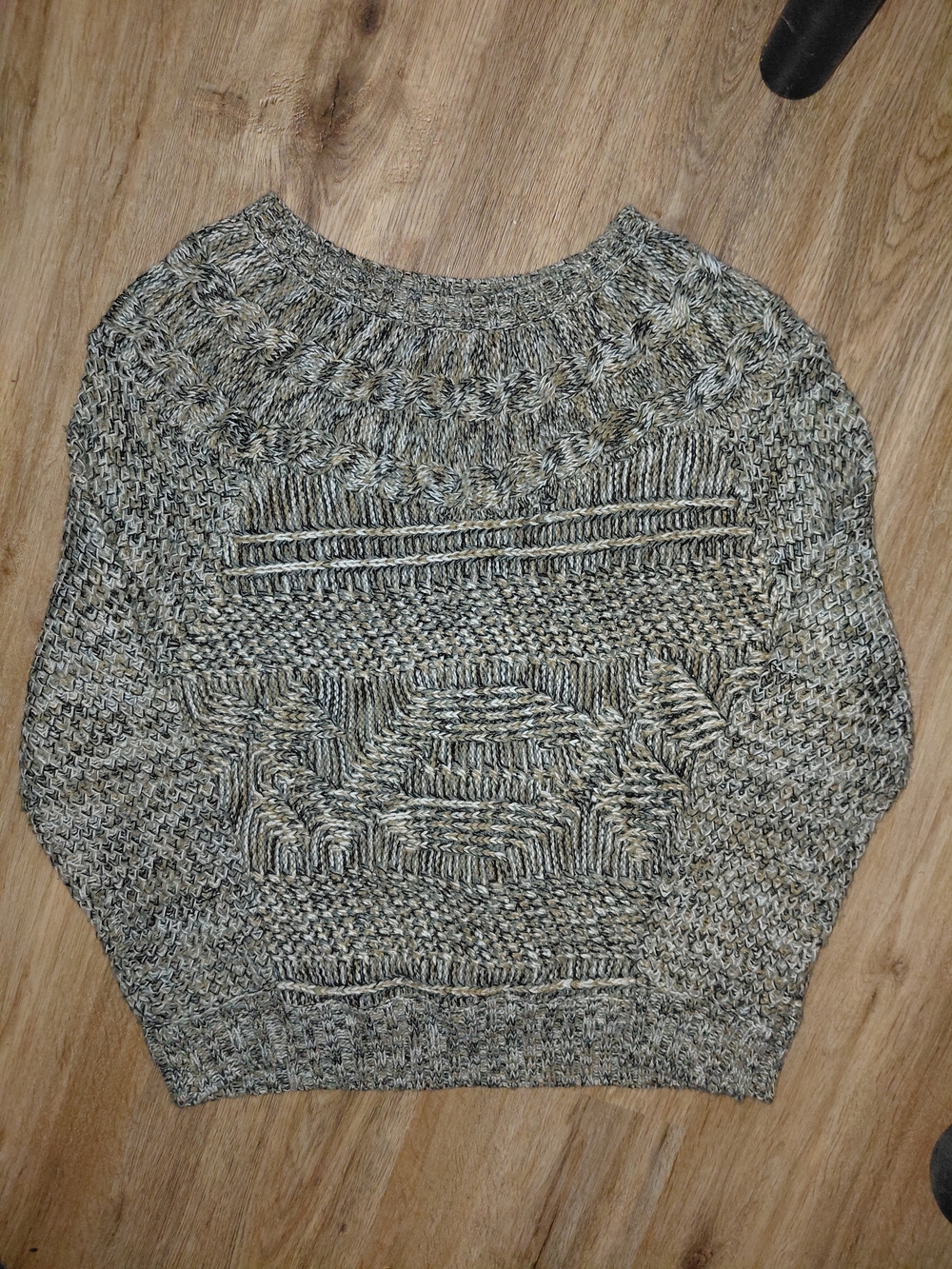Cozy Cable Knit Crewneck Sweater - Gray